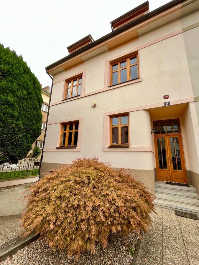 Апартаменты Apartman Terasa U Kolonady Подебрады Экстерьер фото